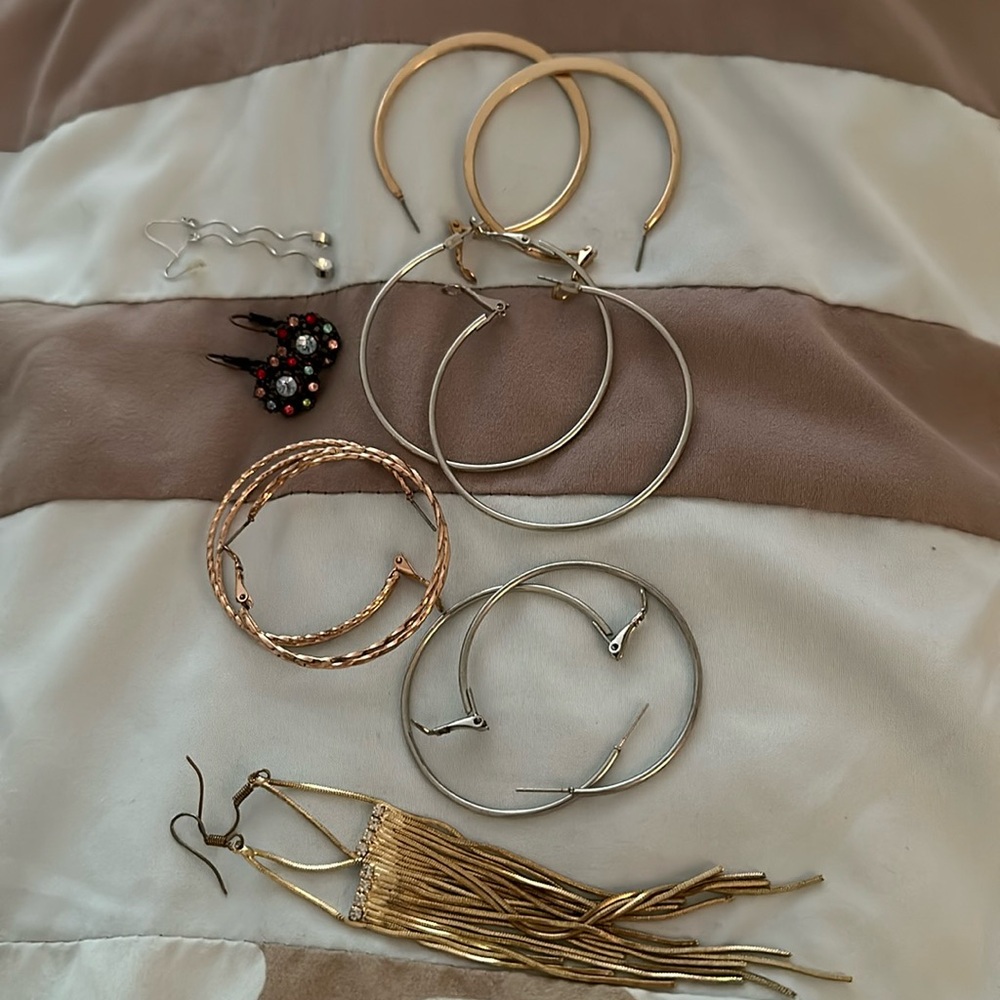 Earring Bundle - Picture 1 of 1